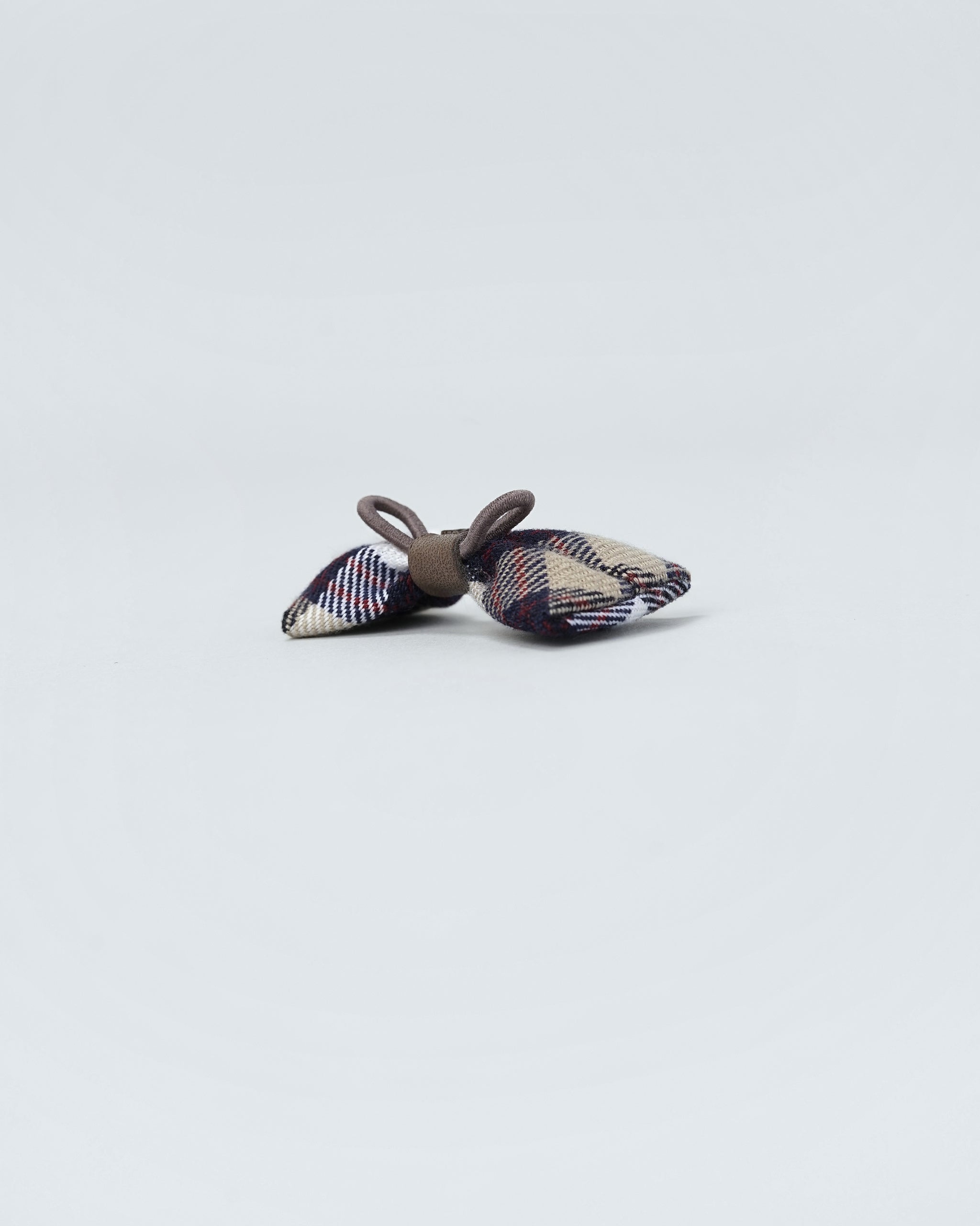 Nerili Collar Bow