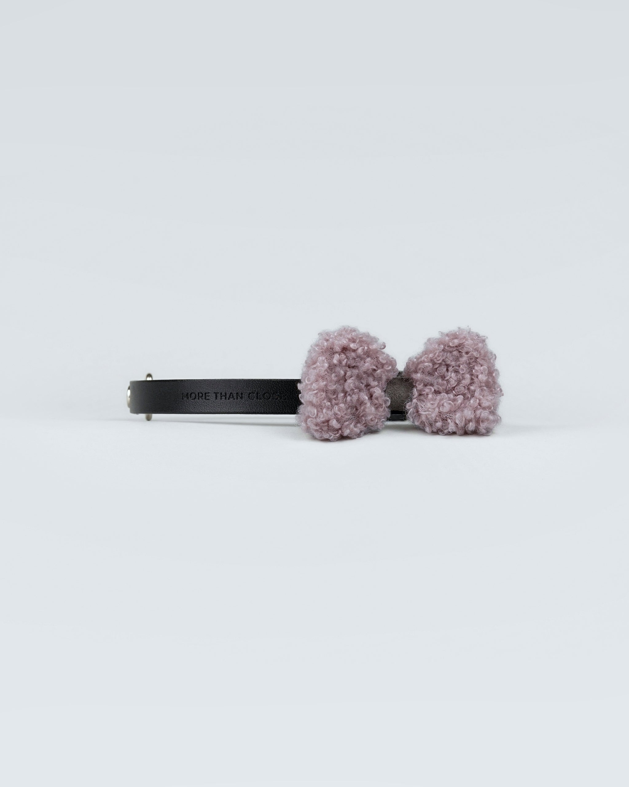 Bavente Collar Bow