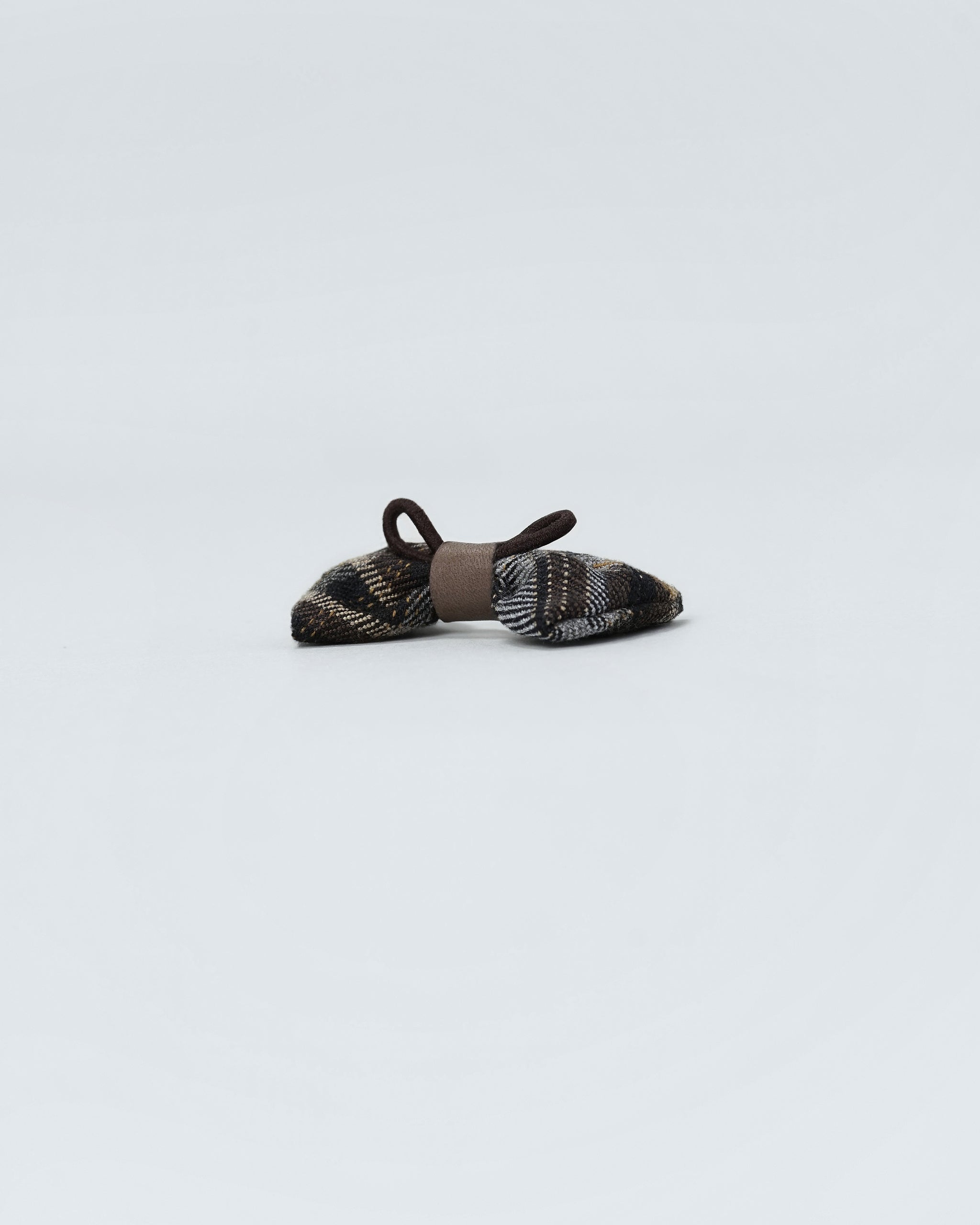 Nerili Collar Bow