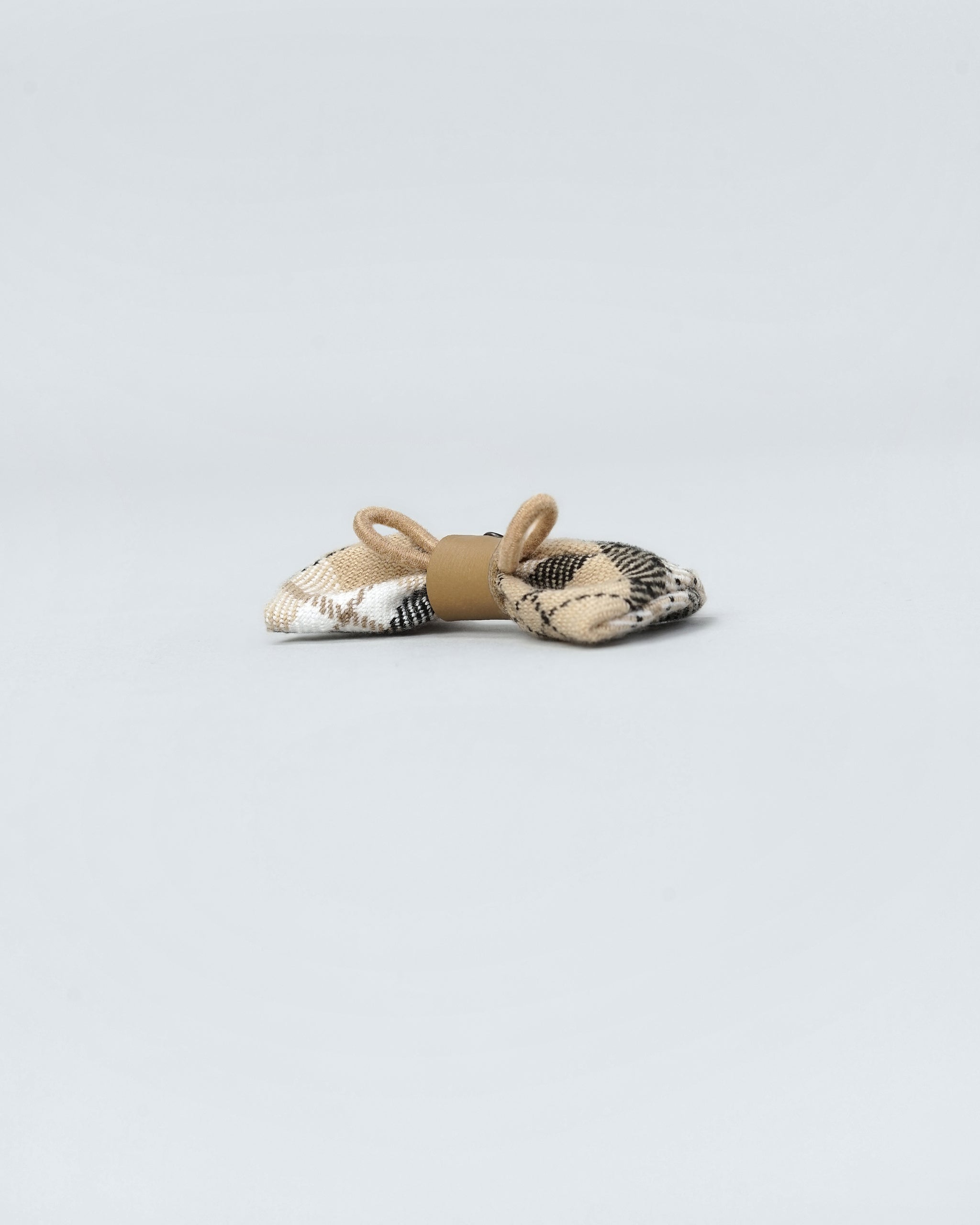 Nerili Collar Bow