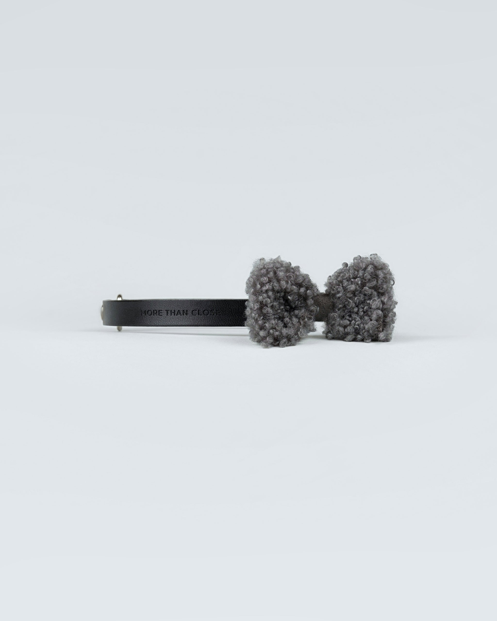 Bavente Collar Bow